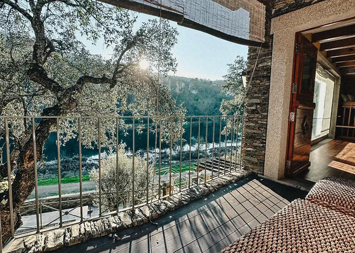 Aguilhoes River House Ferienhaus *